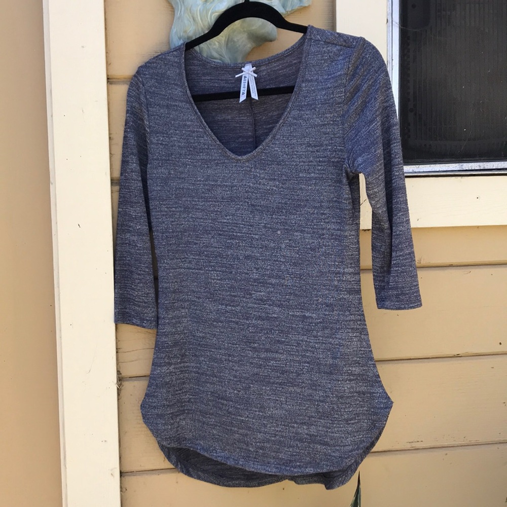 Quarter sleeve top